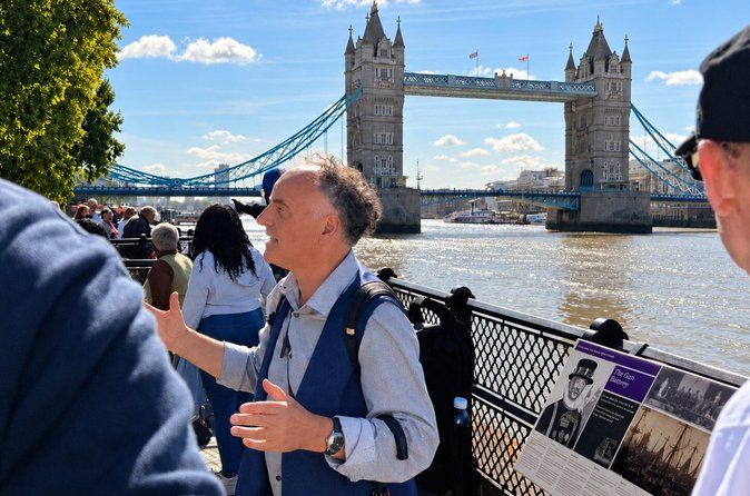 The Tower of London to St Paul's: A City of London Walking Tour
