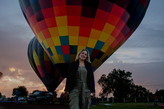 Hot Air Balloon Flight Teotihuacan + Breakfast La Gruta + Pyramid Tour