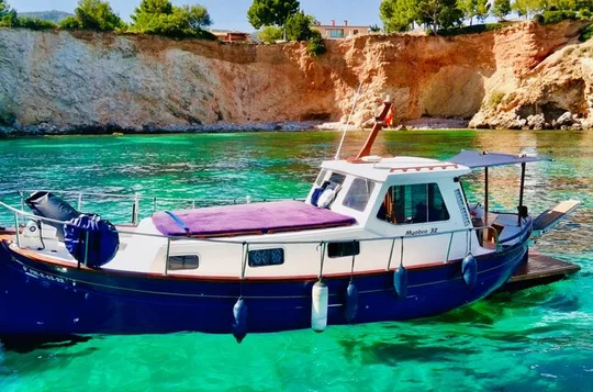 Private excursion on traditional Mallorcan boat
