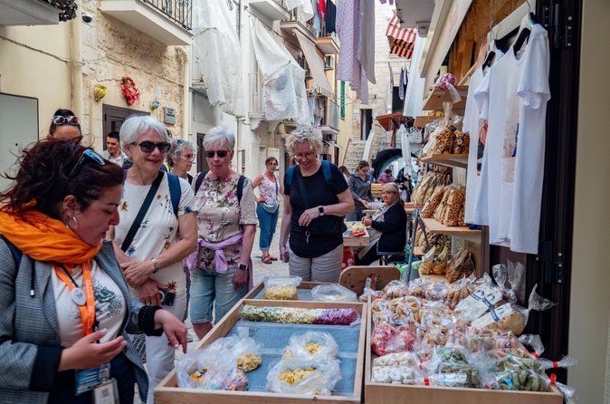 Bari Old Town Private Walking Tour with Saint Nicholas Basilica