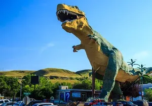 Badlands Tour: Drumheller with Museum, Hoodoos & Dinosaurs