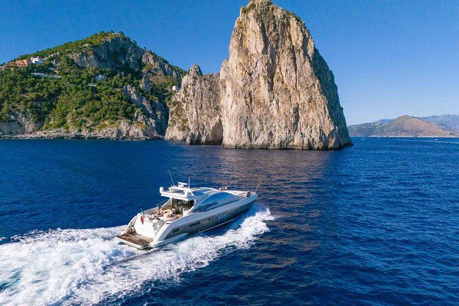 Private Yacht Experience VIP Ischia & Procida Cruise on Azimut 62