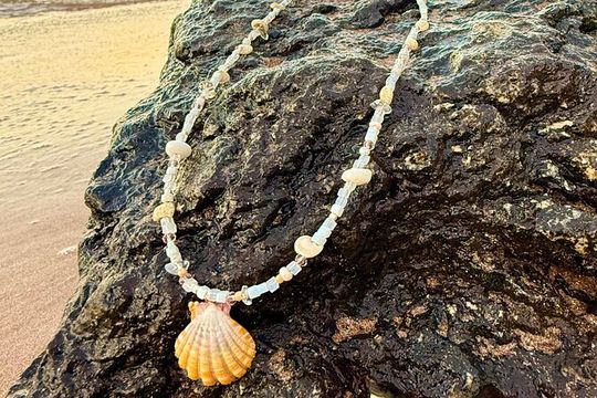 Maui Jewelry Making Class with Puka Shells and Pearls