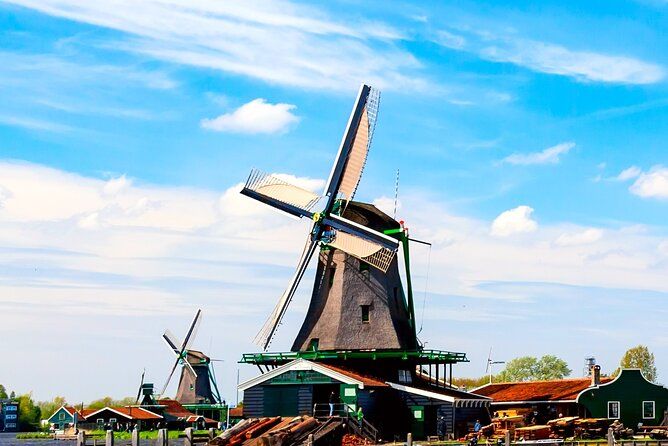 Amsterdam: Zaanse Schans, "Lego-houses" and Volendam Tour