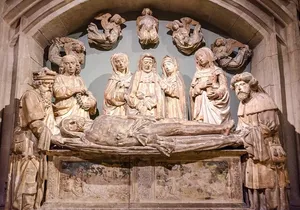 Skip-the-line Met Cloisters & Fifth Avenue Tour by Car