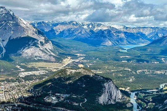 Lake Louise and Banff National Park Tour