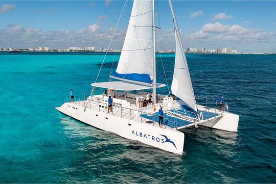 Catamaran & Reef Snorkeling Cancun to Isla Mujeres