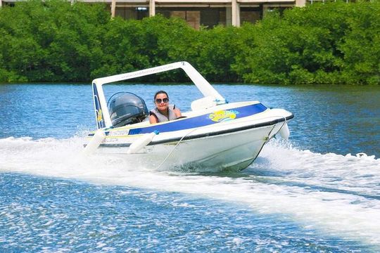 SpeeBoat Tour Whit Snorkeling In Cancún- Drive Your Own Boat