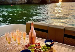Puerto Vallarta: Luxury Yacht Sunset Cruise with open bar
