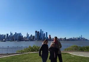 Contrastes de Nueva York incluyendo Dumbo y Nueva Jersey