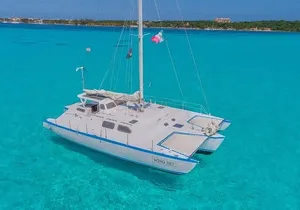Private Catamaran with Open Bar to Isla Mujeres