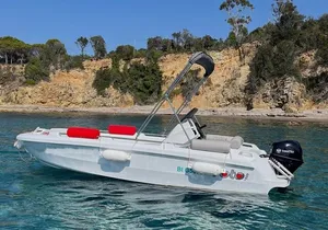 Boat Rental without Licence Fuel Included in Mandelieu