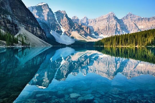 Banff Private Tour: Moraine, Louise, Peyto & Icefields Parkway