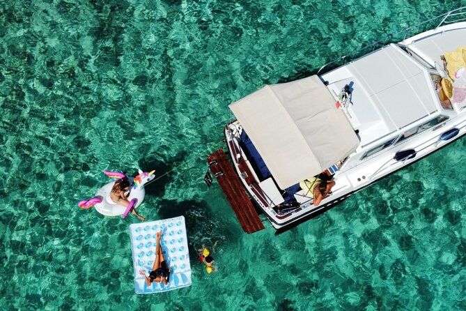 La Maddalena Boat Tour with Lunch and Local Guide