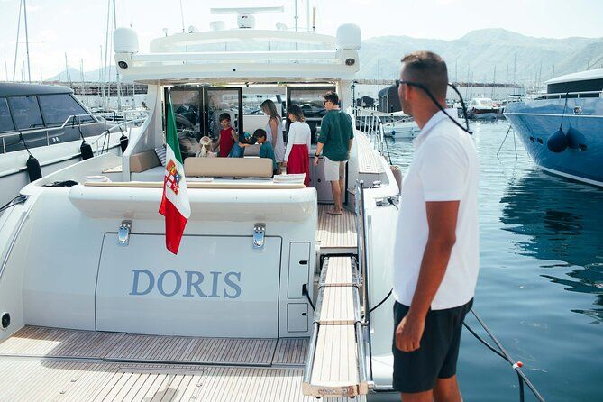 Private VIP Yacht Tour: Naples' Island Ischia & Procida from Rome