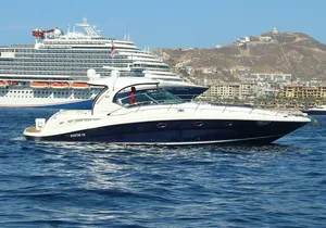 Luxury Yacht Tour in Los Cabos 45FT SeaRay Sundancer