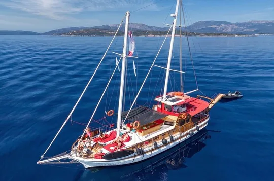 Half-Day Cruise-Athens Riviera Swim & Greek BBQ Cruise