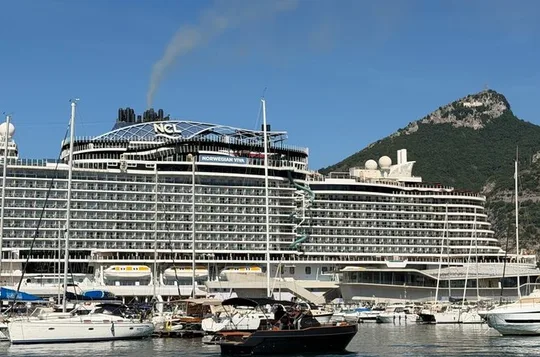 Private Boat Tour from Salerno to Amalfi for DP Cruisers