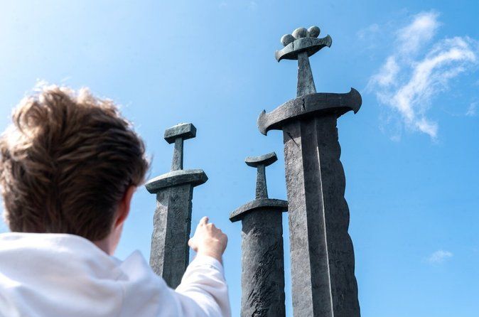 Stavanger: Sights and Highlights Minibus Tour with Museum Entry