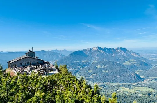 Visita guiada al Nido del Águila, lugar histórico de la Segunda Guerra Mundial, en Berchtesgaden, Alemania.
