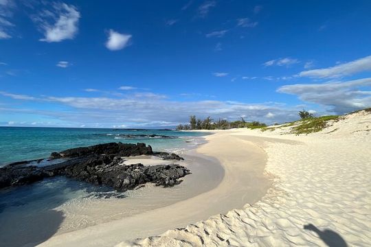 Makalawena Hike and Swim with Native Hawaiian