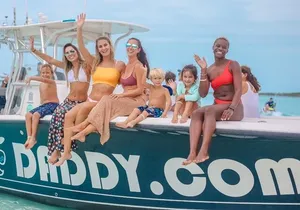 Full Day Exuma Swimming Pigs - Group Boat Tour From Nassau