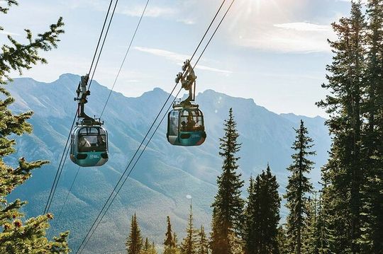Banff Gondola Upper Hot Springs & Top 3 Lakes Tour from Calgary