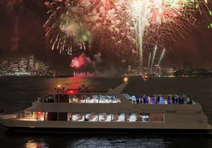NYC New Year's Eve Dinner on Luxury Yacht with Open Bar