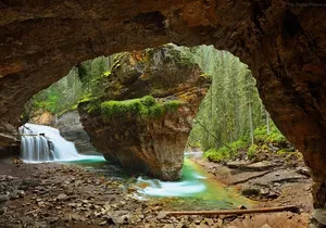 Private Tour Moraine Lake, Louise, Emerald & Johnston Canyon