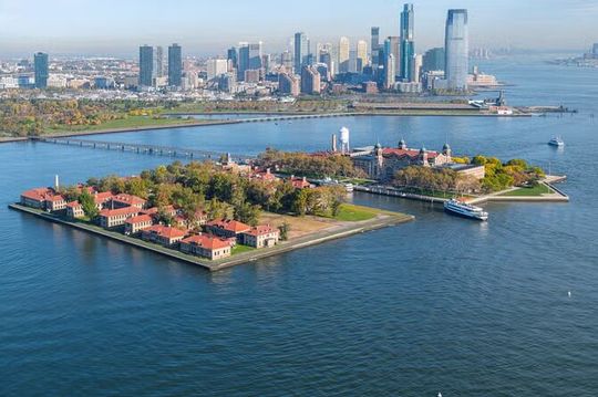 Statue of Liberty and Ellis Island Tour