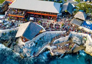 7Mile Beach/Ricks Cafe Tour with Free Shopping from Montego Bay