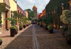 Private Day Tour to Tequila Cantaritos Factories and Castle