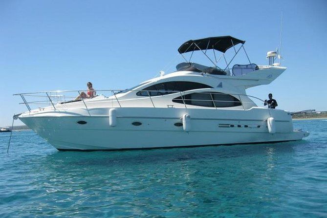 3-Hour 42' Azimut Private Yacht with Snacks & Open Bar.