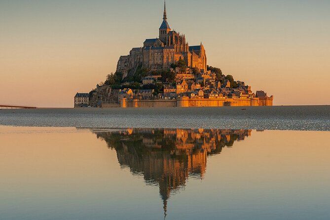 2 Day Private Trip Mont St Michel and 3 Chateaux Loire VAN VIP
