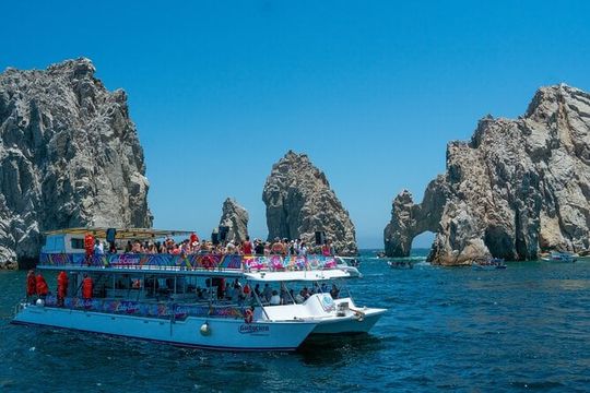 Cabo San Lucas Sunset Cruise Full dinner, open bar and transfer