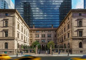 Gossip Girl Uptown Site Tour in a Vintage Car