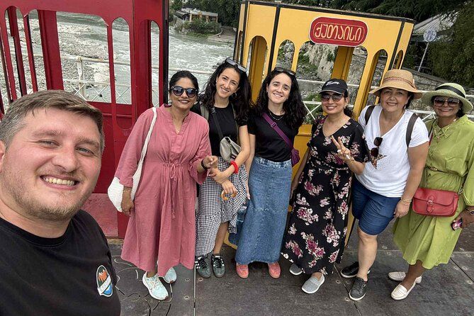 Kutaisi Walk with Georgian Pretzel and Bazaar Visit