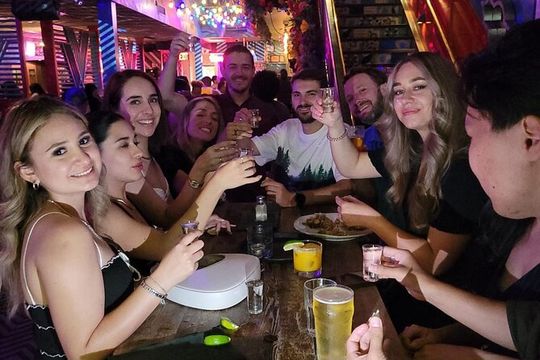 Glitz Glamor and Gangsters Hell's Kitchen Bar Tour NYC