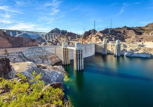 Hoover Dam Tunnels and Power Plant Tour in Spanish