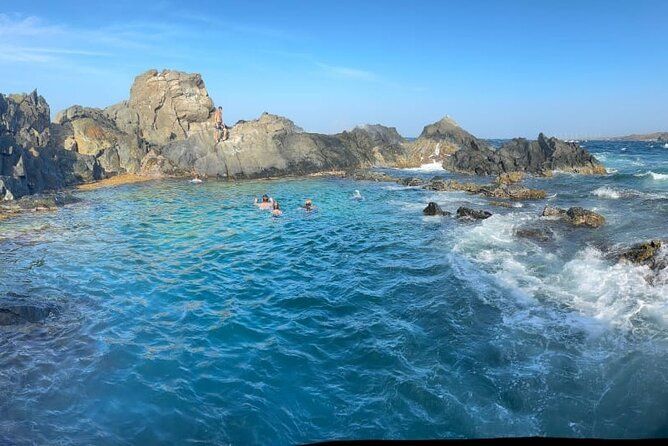 Private Tour - Rock formations and Turtle Viewing
