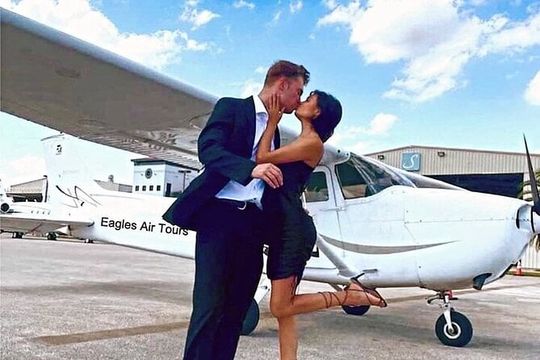 Private 60 Minute Romantic Excursion Air Tour with Champagne