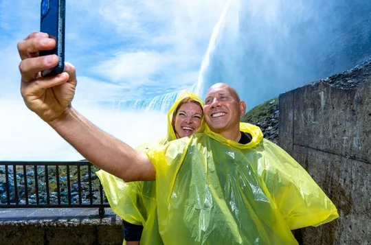 Niagara Falls Tour With Journey Behind the Falls & Boat Cruise