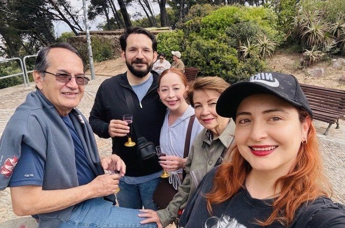Barcelona: Magic Montjuïc Tour, Wine Tasting & Best photo spots!