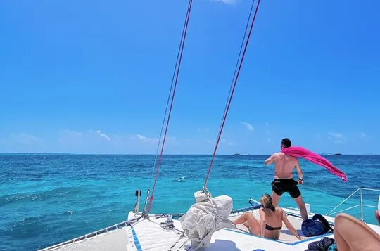 Isla Mujeres Your Way – Private Catamaran & Snorkeling