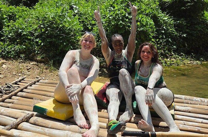 Montego Bay: Bamboo Rafting & Limestone Massage