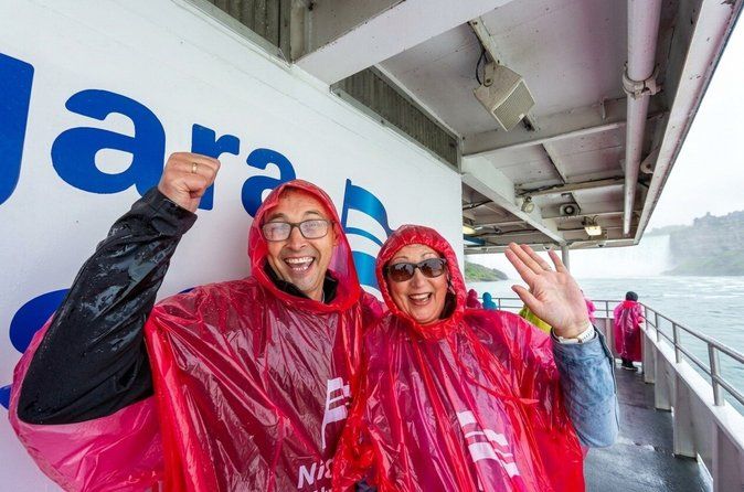 Niagara Falls Small-Group Tour with Niagara City Cruise Boat Ride