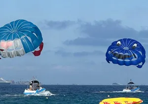 Flight EN Parachute Ascent DE la Baie de Cannes