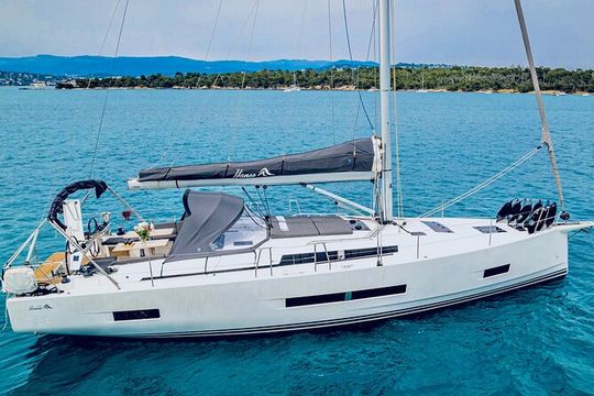 All-Inclusive Private Yacht Cruise to Lérins Islands from Cannes