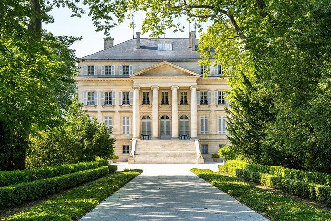 Bordeaux to Médoc Private Ride to Iconic Châteaux