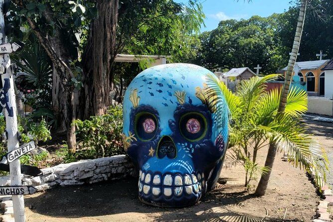 Street Art & Cemetery Cultural Tour - half day